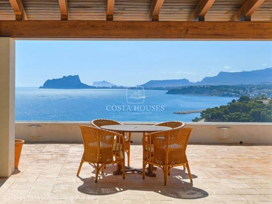 ·· IBIZA VILLA FRENTE AL MAR EN MORAIRA, Costa Blanca | Exclusive SEAFRONT IBIZA VILLA in Moraira 