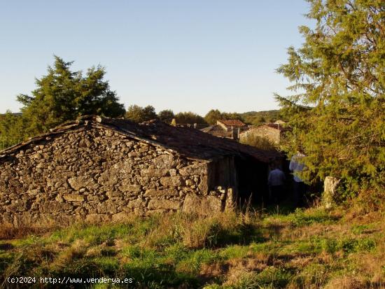 CASA DE CAMPO A REFORMAR - LUGO