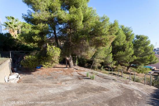 Se vende terreno urbano en Sierra Perenchiza (Chiva) - VALENCIA