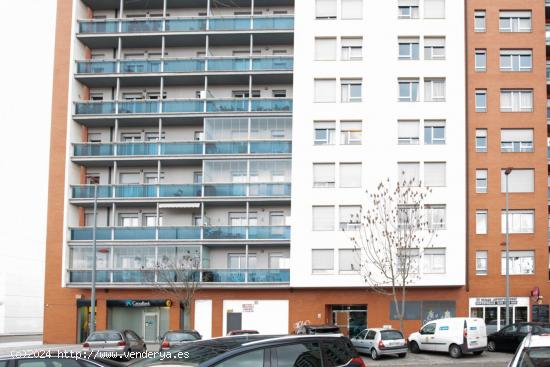  SE VENDE PISO DE CUATRO DORMITORIOS EN EL BARRIO DE LA ROSALEDA - LEON 