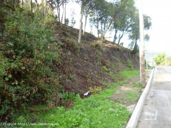 Terreno con un poquito de pendiente - BARCELONA