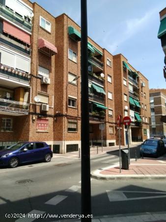 EXCEPCIONAL OCASIÓN: CÉNTRICO PISO DE 3 DORMITORIOS ENTRAR A VIVIR !! - MADRID