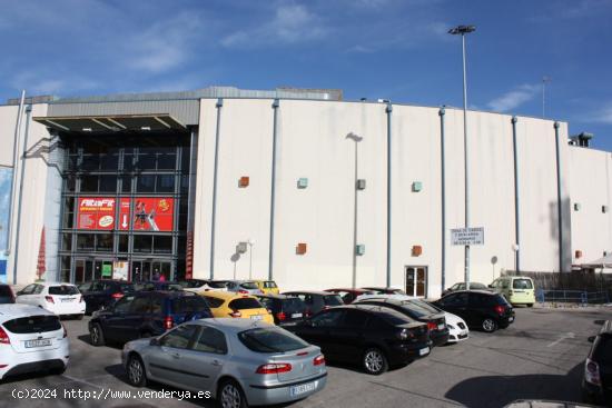 VENTA LOCAL ENTRADA A CENTRO COMERCIAL LA ROTONDA DE TRES CANTOS - MADRID