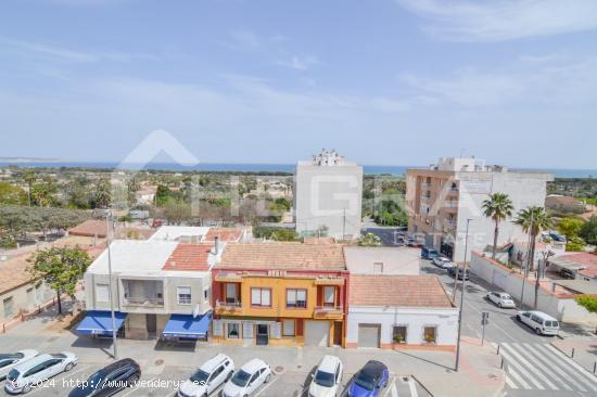 Se Alquila piso con vistas al mar. Zona La Marina de Elche. Se incluye plaza de garaje - ALICANTE