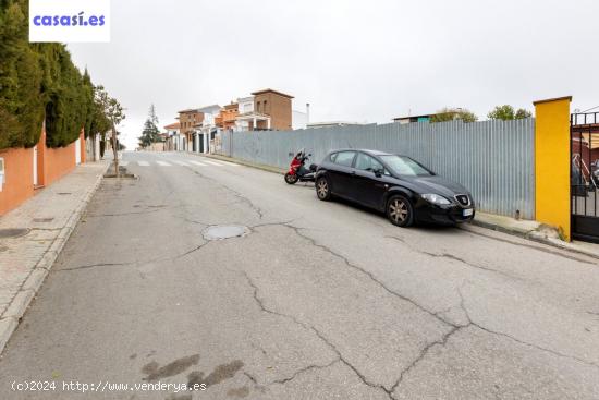 Venta de solar con proyecto de 2 casas pareadas en Zona Lomalinda - GRANADA