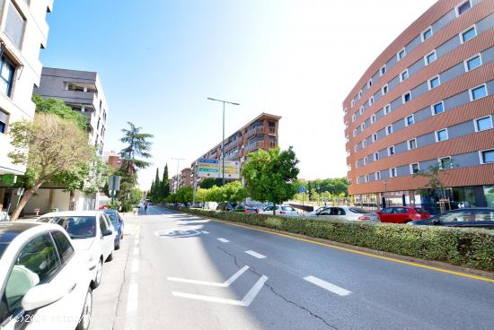 CAMINO DE RONDA FRENTE ESTADIO DE LA JUVENTUD - GRANADA