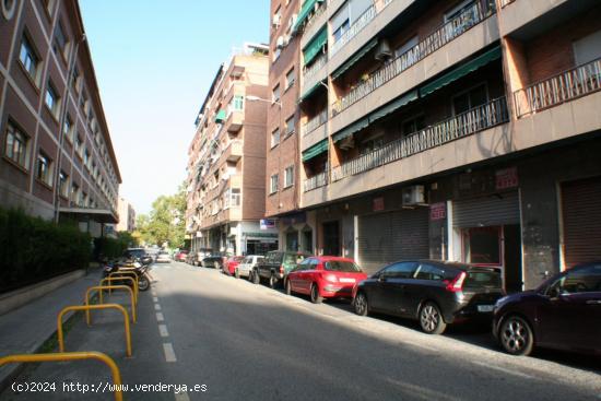 Frente colegio Agustinos - GRANADA