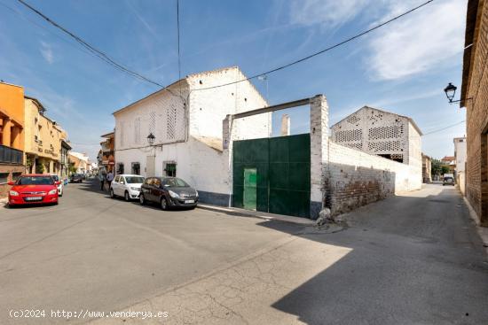 Casa con terreno en el centro de Churriana de la Vega - GRANADA