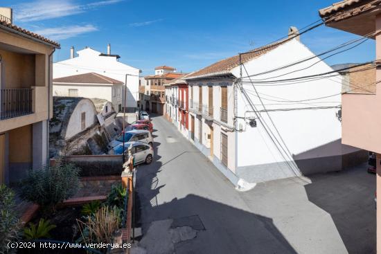 GRAN CASA CON ESTILO EN EL CENTRO DE DÚRCAL - GRANADA