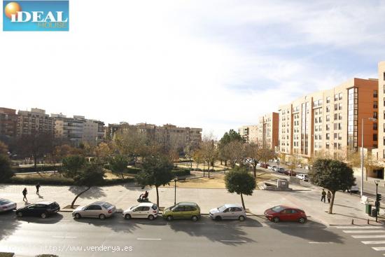 A5289M4. Local comercial junto Hipercor. www.idealhouse.es - GRANADA