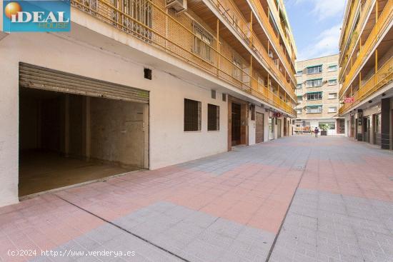 A6468J1. Estupendo local para acondicionar a su gusto en pleno centro de Granada. www.idealhouse.es 