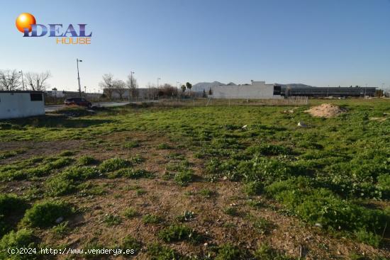 En venta parcela industrial en Cortijo del Conde - GRANADA