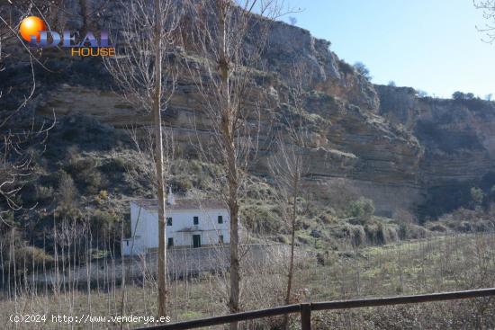 Monumento Natural con Casa y Chiringuito - GRANADA