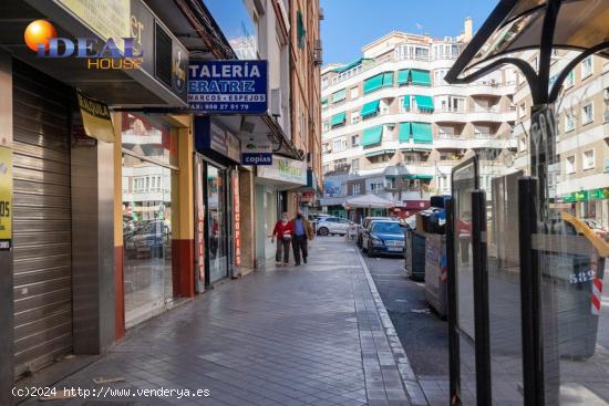  Local comercial en C/ Emperatriz Eugenia - GRANADA 