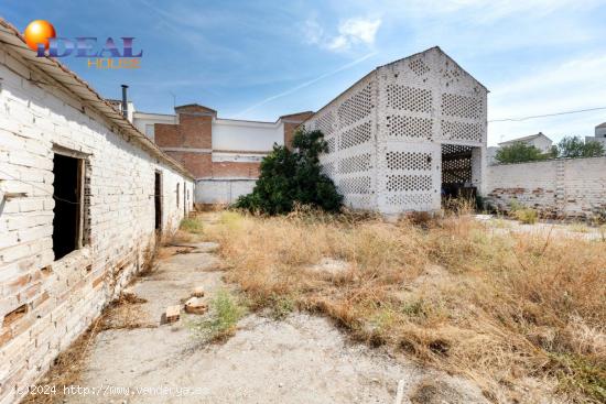 A9525J1. Casa con terreno en el centro de Churriana de la Vega - GRANADA