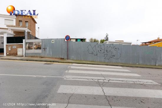 Venta de solar con proyecto de 2 casas pareadas en Ogíjares (Zona Lomalinda) - GRANADA