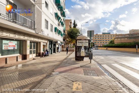 Localazo en esquina con mas de 30 de fachada. Avd de Dilar junto ambulatorio del Zaidín - GRANADA