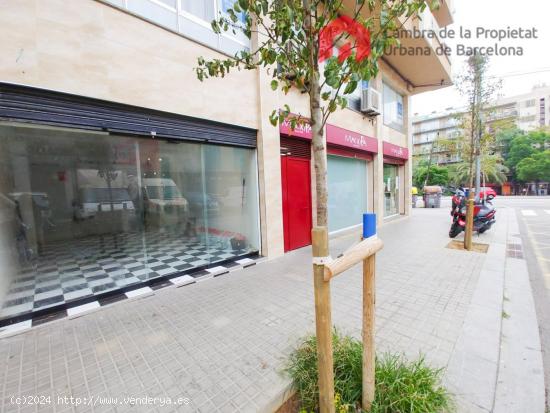 Local comercial junto al Mercado de Les Corts. - BARCELONA