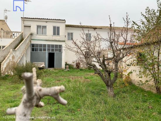 Casa con Amplia Parcela y Jardín - NAVARRA