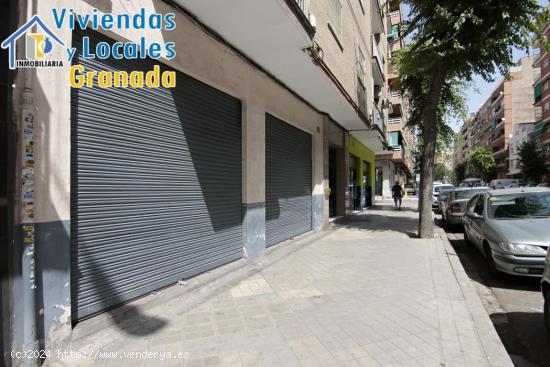 Local comercial junto hipercor - GRANADA