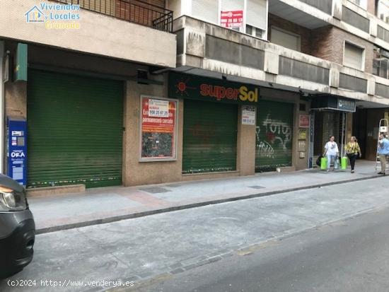 Gran rebaja de precio! Amplio  local comercial en Martínez Campos,  junto a Plaza de Gracia. - GRAN