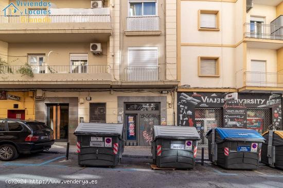 Local comercial en Calle Pintor López Mezquita - GRANADA