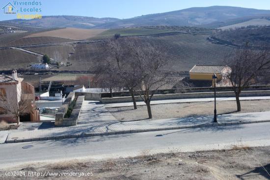 Inmejorable terreno con 2 frentes para la casa de tus sueños. - GRANADA