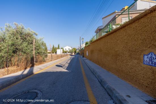  Compra tu parcela para hacer la casa de tus sueños a 5 min de Granada. Huétor Vega - GRANADA 