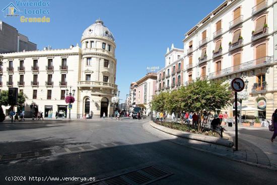  A la venta Plaza de Aparcamiento junto al Ayuntamiento - GRANADA 