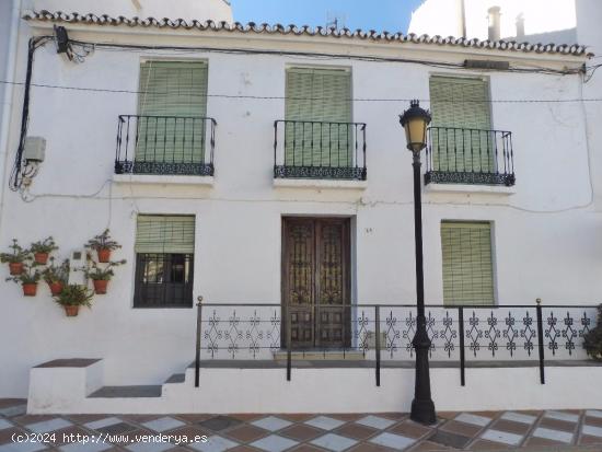 Casa de Pueblo a reformar en el centro de Benalmádena Pueblo - MALAGA