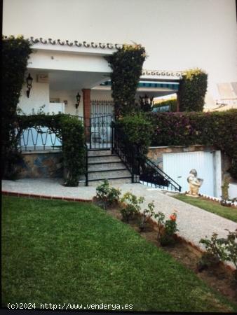 Preciosa villa totalmente reformada a un paso del centro de Arroyo de la Miel - MALAGA