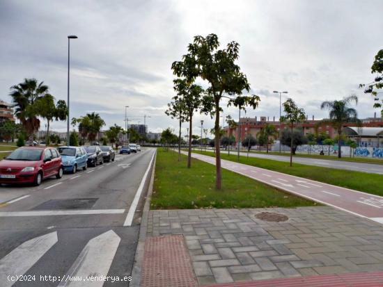  TEATINOS- Local Comercial - MALAGA 