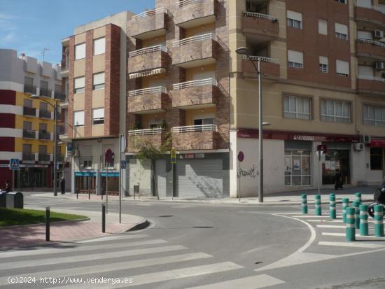 Local en venta o alquiler - ALICANTE