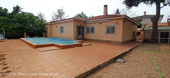  SE VENDE PRECIOSO CHALET EN LOS GIRASOLES - ALICANTE 