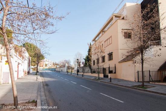 PASEO BOMBA / ESCORIAZA - GRANADA