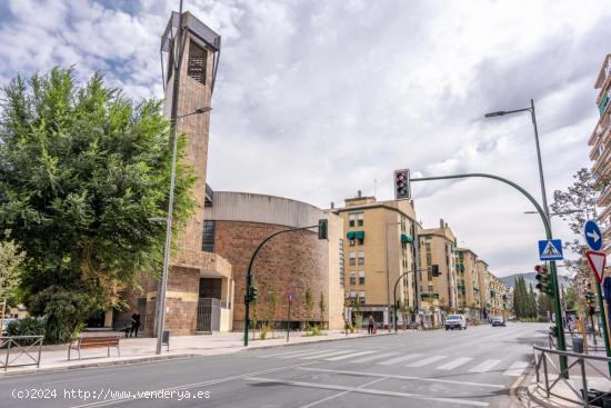 A LA VENTA LOCAL COMERCIAL EN LA CHANA - GRANADA