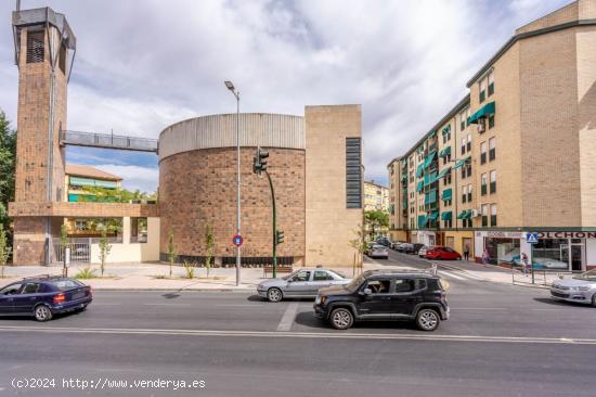 A LA VENTA LOCAL COMERCIAL EN LA CHANA - GRANADA