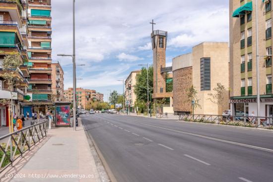 A LA VENTA LOCAL COMERCIAL EN LA CHANA - GRANADA