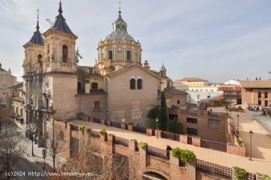 PISO EN SAN JUAN DE DIOS CON 3 DORMITORIOS MUY AMPLIOS, DOS BAÑOS Y TERRAZA!! - GRANADA