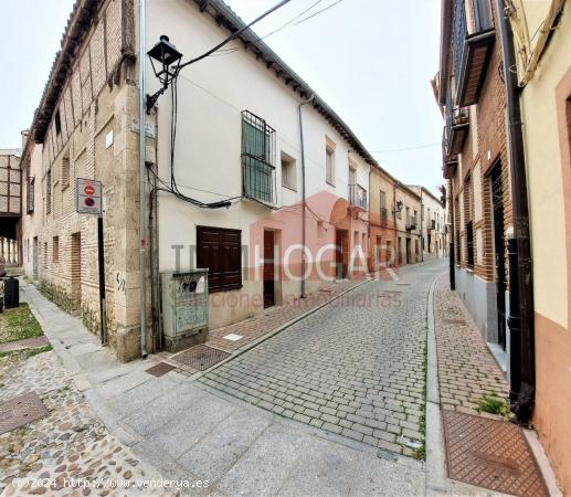 VIVIENDA EN LA PLAZA DE LA VILLA IDEAL PARA INVERSORES (05200) - AVILA