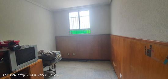 SE VENDE LOCAL EN CALLE TORDO - VALLADOLID