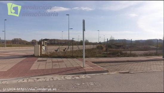 PARCELA PARA USO TERCIARIO EN VILLALVILLA. BURGOS - BURGOS