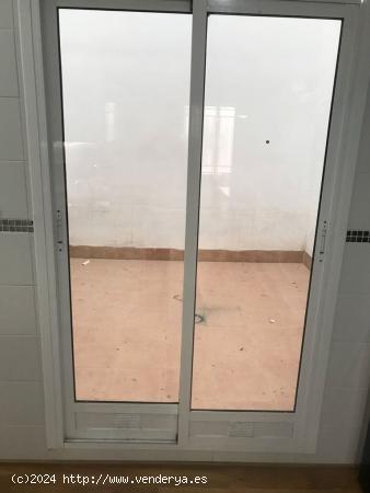 ALQUILER piso para de 2 habitaciones, gran vestidor y plaza de garaje en Toscar - ALICANTE