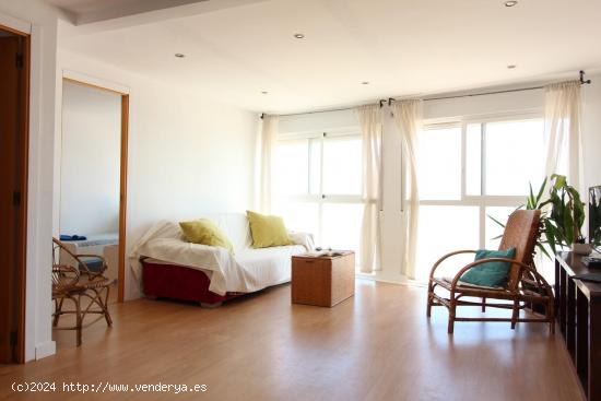 APARTAMENTO CON VISTAS AL MAR EN PRIMERA LINEA DE PLAYA DE  LES PALMERES  - VALENCIA