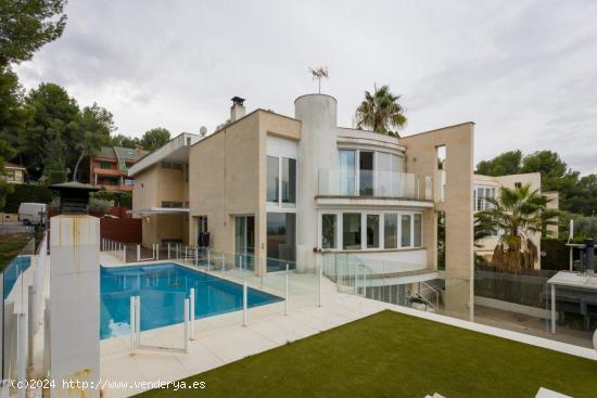 PRECIOSA CASA UNIFAMILIAR EN LA URBANIZACIÓN BUENAVISTA - MURCIA