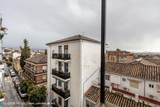 Gran piso en Realejo. - GRANADA