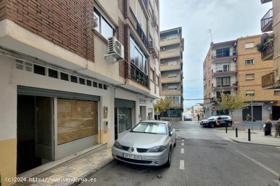 LOCAL COMERCIAL JUNTO CALLE ANCHA MOTRIL - GRANADA