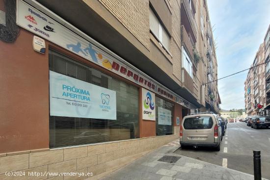 LOCAL COMERCIAL JUNTO CALLE ANCHA MOTRIL - GRANADA