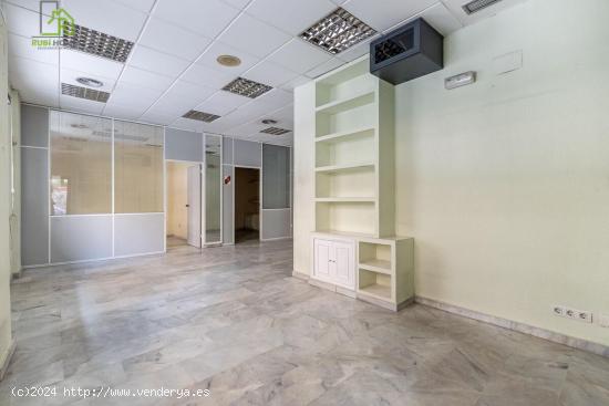 VENTA DE LOCAL COMERCIAL  EN AVENIDA  DOCTOR OLORIZ (GRANADA) - GRANADA