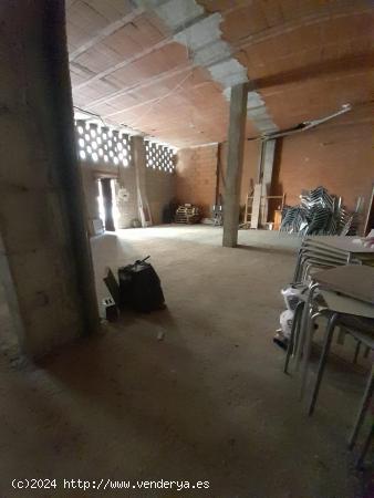  Se vende local comercial en Avd de la Constitución de Aldea Moret - CACERES 